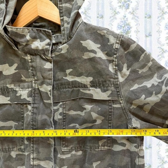 Universal Threads Women's Small Green Camo Hooded Jacket Tie Waist Snap Pockets - Picture 4 of 6